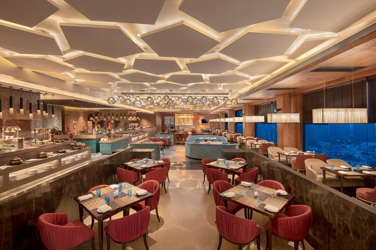 Hotel Radisson Blu Towers Kaushambi Delhi Ncr Ghaziabad Zewnętrze zdjęcie The restaurant