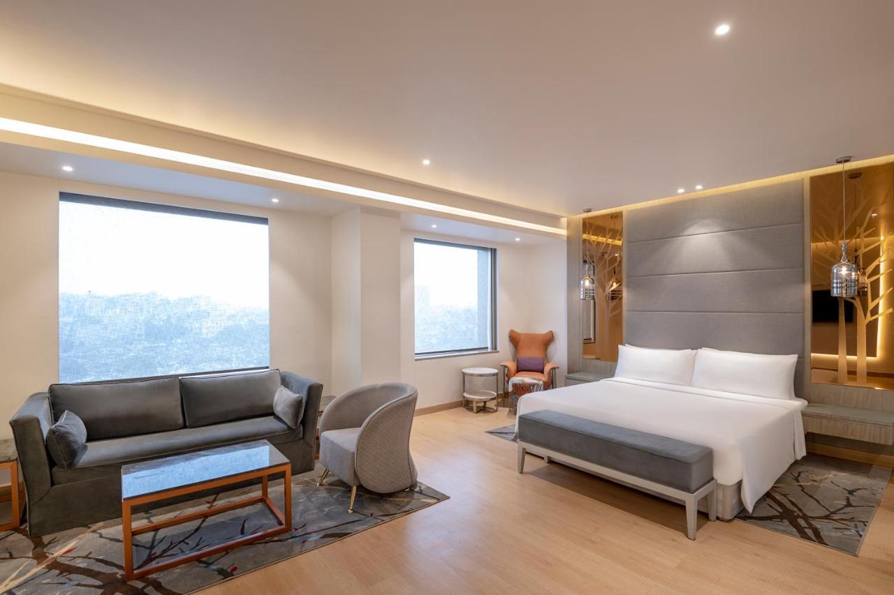 Hotel Radisson Blu Towers Kaushambi Delhi Ncr Ghaziabad Zewnętrze zdjęcie A suite at the hotel