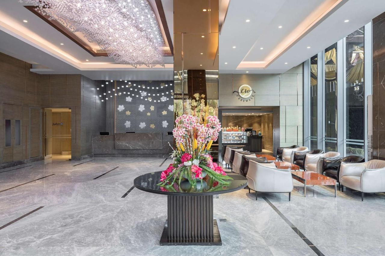 Hotel Radisson Blu Towers Kaushambi Delhi Ncr Ghaziabad Zewnętrze zdjęcie Lobby
