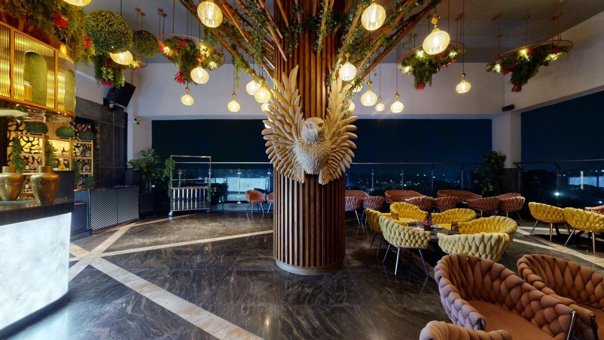 Hotel Radisson Blu Towers Kaushambi Delhi Ncr Ghaziabad Zewnętrze zdjęcie The interior of the restaurant