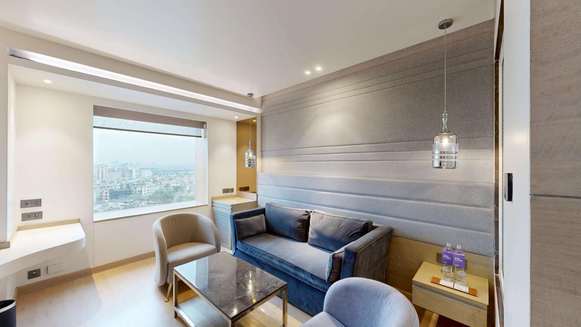 Hotel Radisson Blu Towers Kaushambi Delhi Ncr Ghaziabad Zewnętrze zdjęcie A suite at the hotel