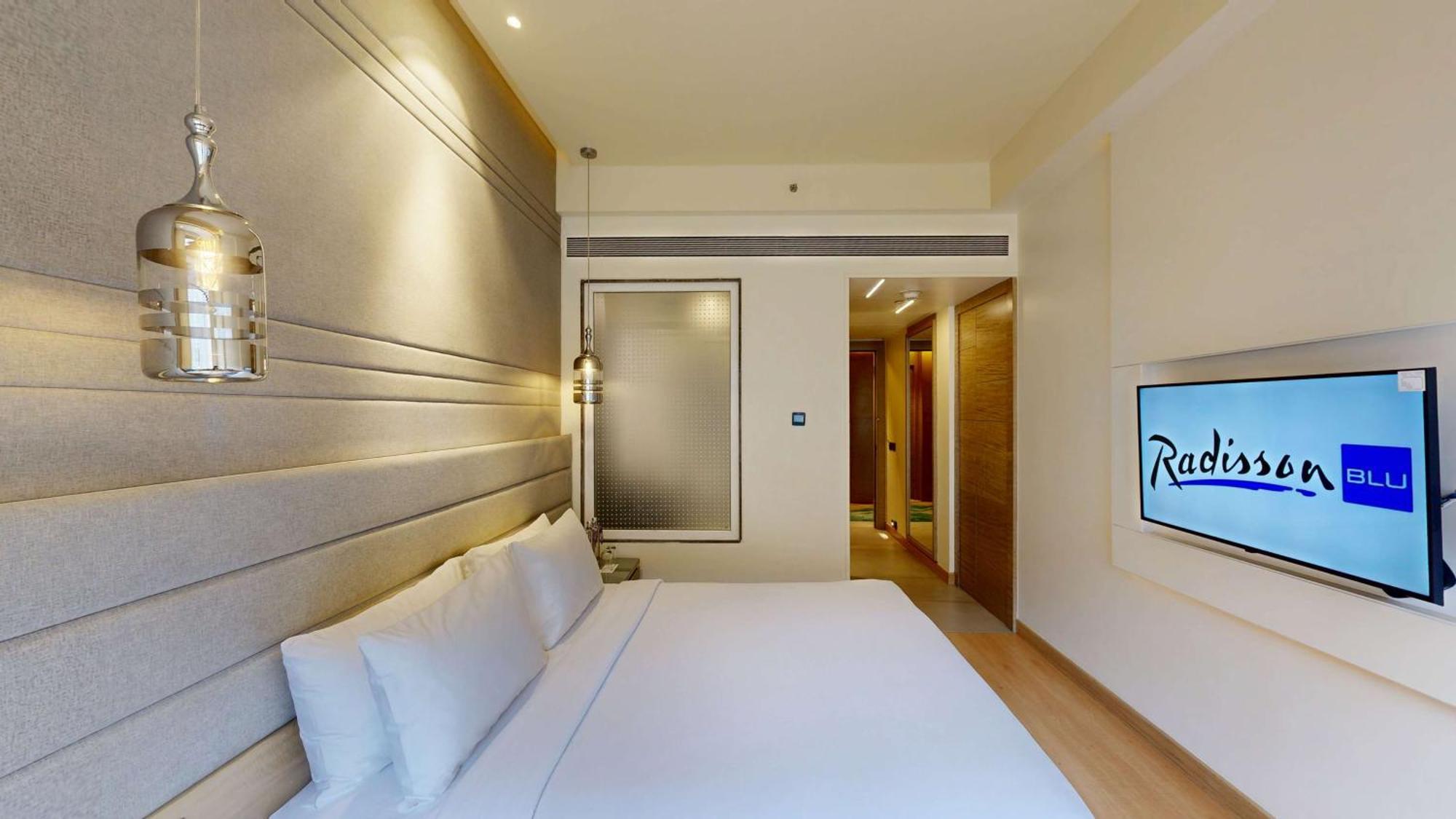 Hotel Radisson Blu Towers Kaushambi Delhi Ncr Ghaziabad Zewnętrze zdjęcie Deluxe Room